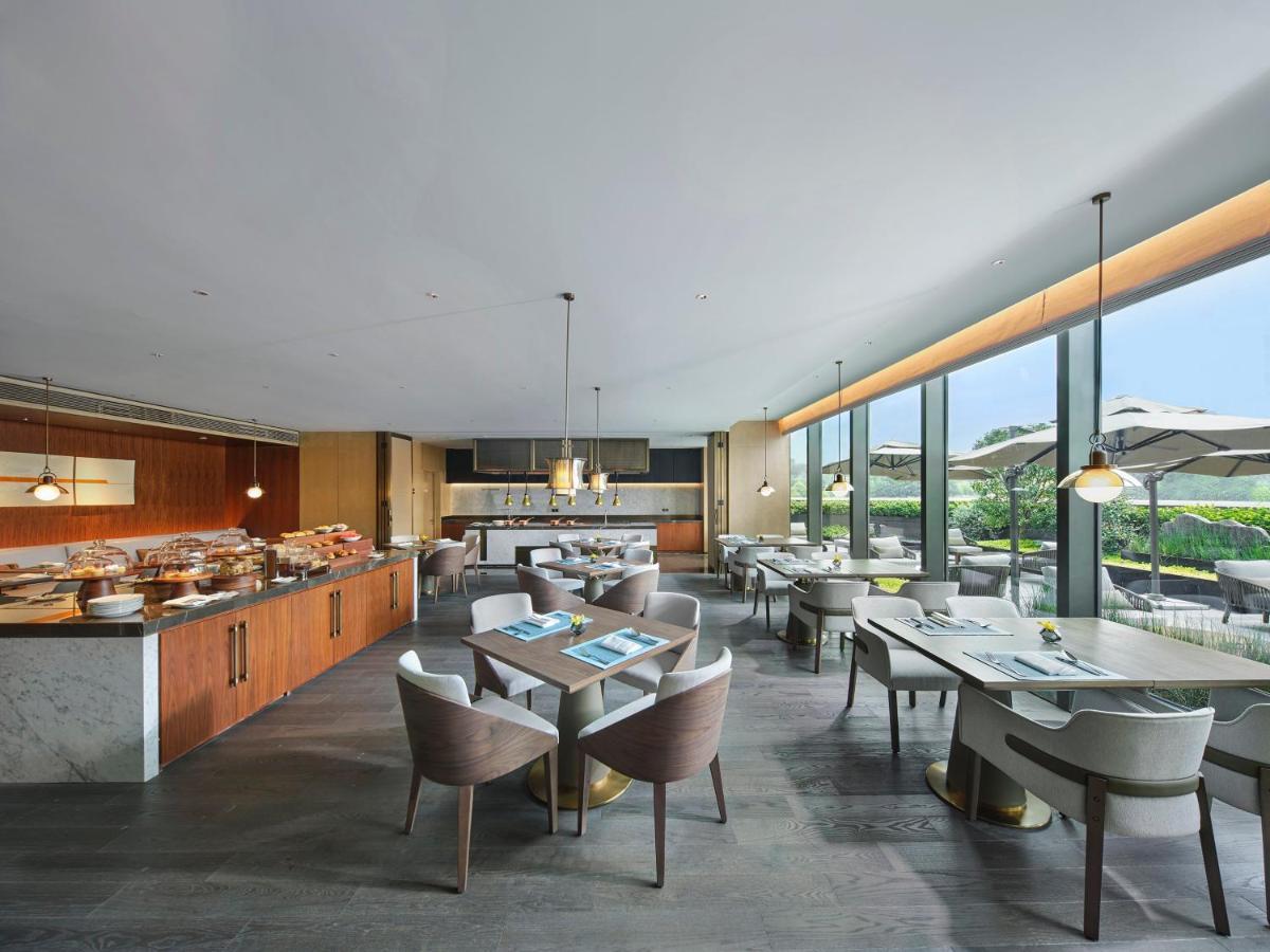 Intercontinental Dongguan By Ihg - Free Shuttle Bus To Canton Fair During Canton Fair Period